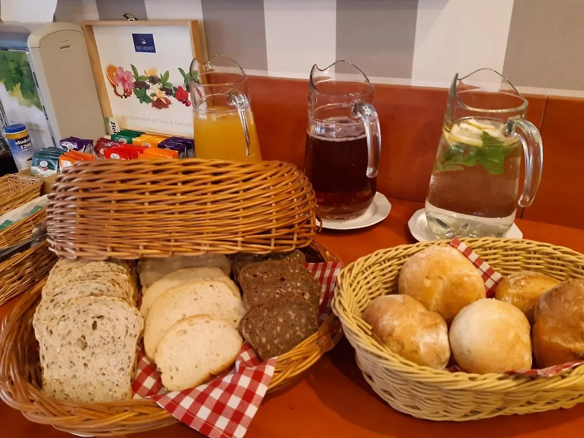 Akme Apartments&Rooms Gdaňsk 3*,